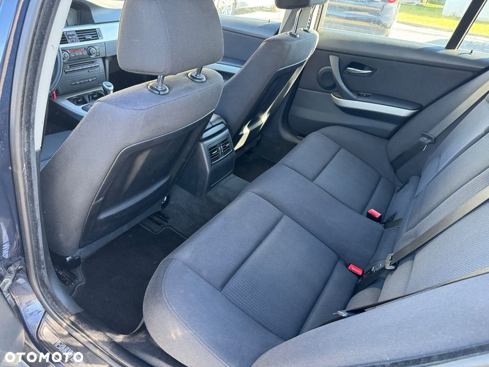 BMW Seria 3 318d DPF Edition Lifestyle - 15