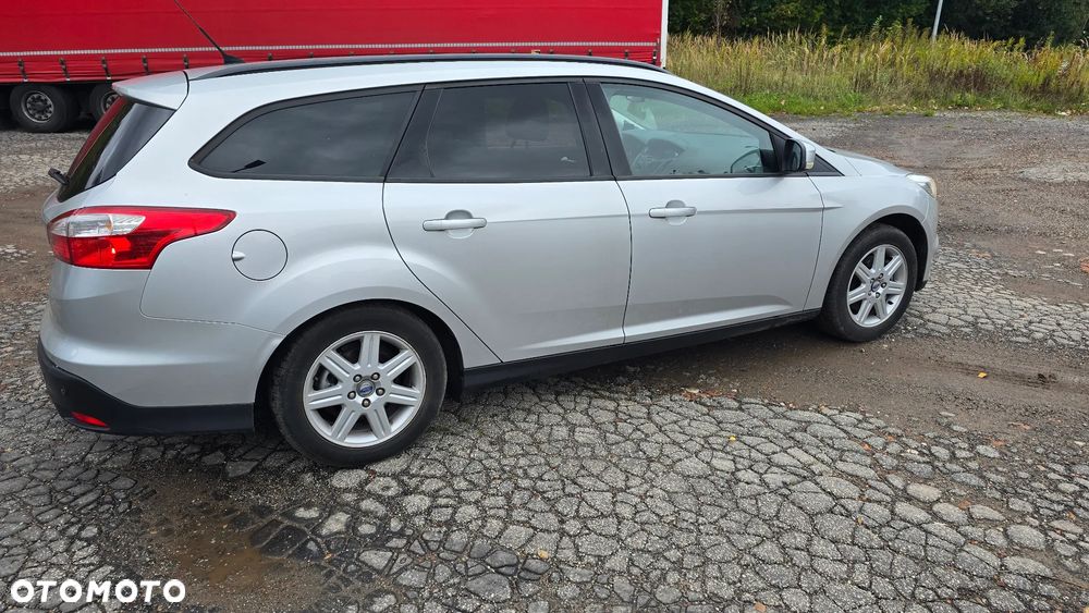 Ford Focus 1.6 Edition - 5