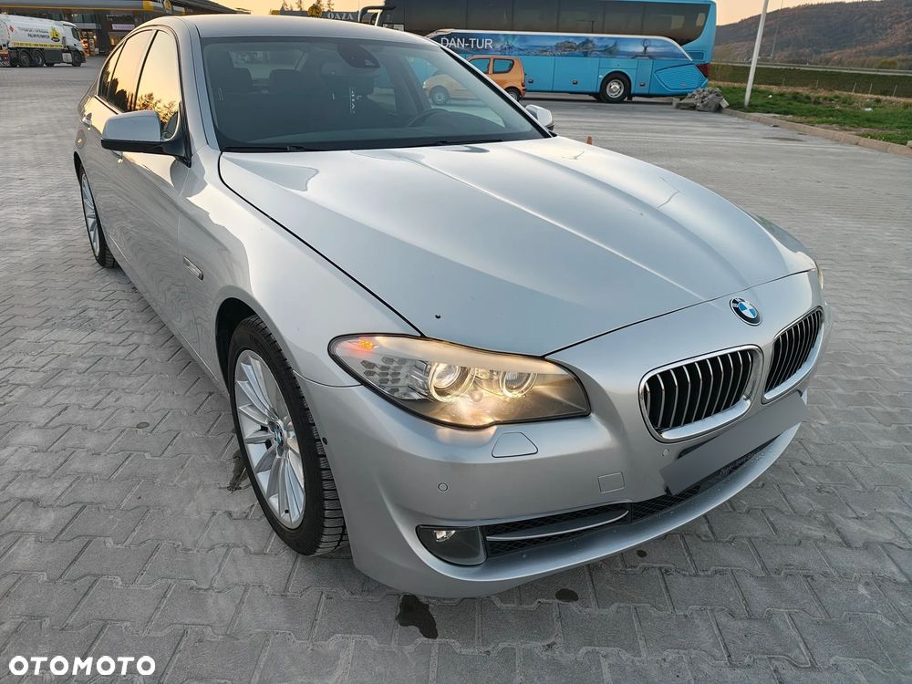 BMW Seria 5 528i xDrive - 2
