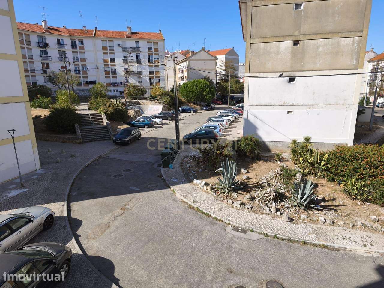 Apartamento T4 no Laranjeiro com 73 m² para remodelação - Grande imagem: 2/19
