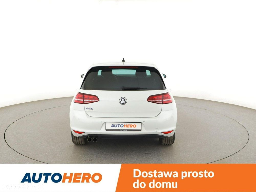 Volkswagen Golf - 6