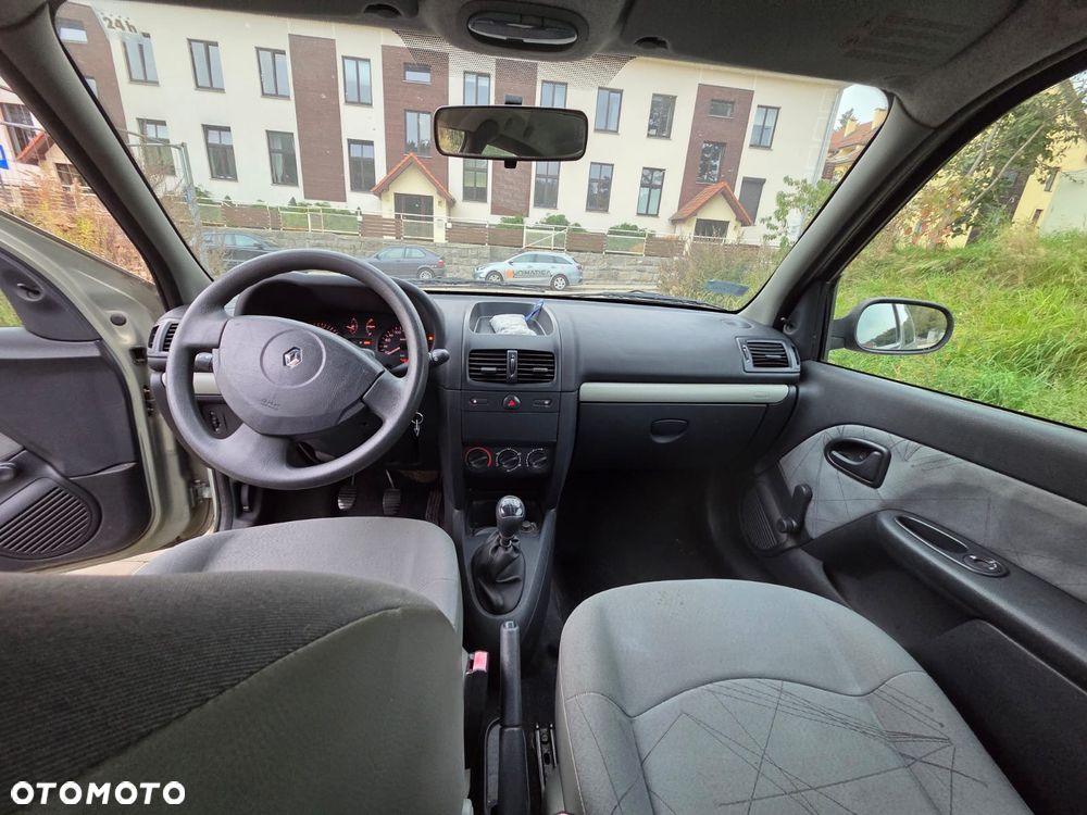 Renault Clio - 7