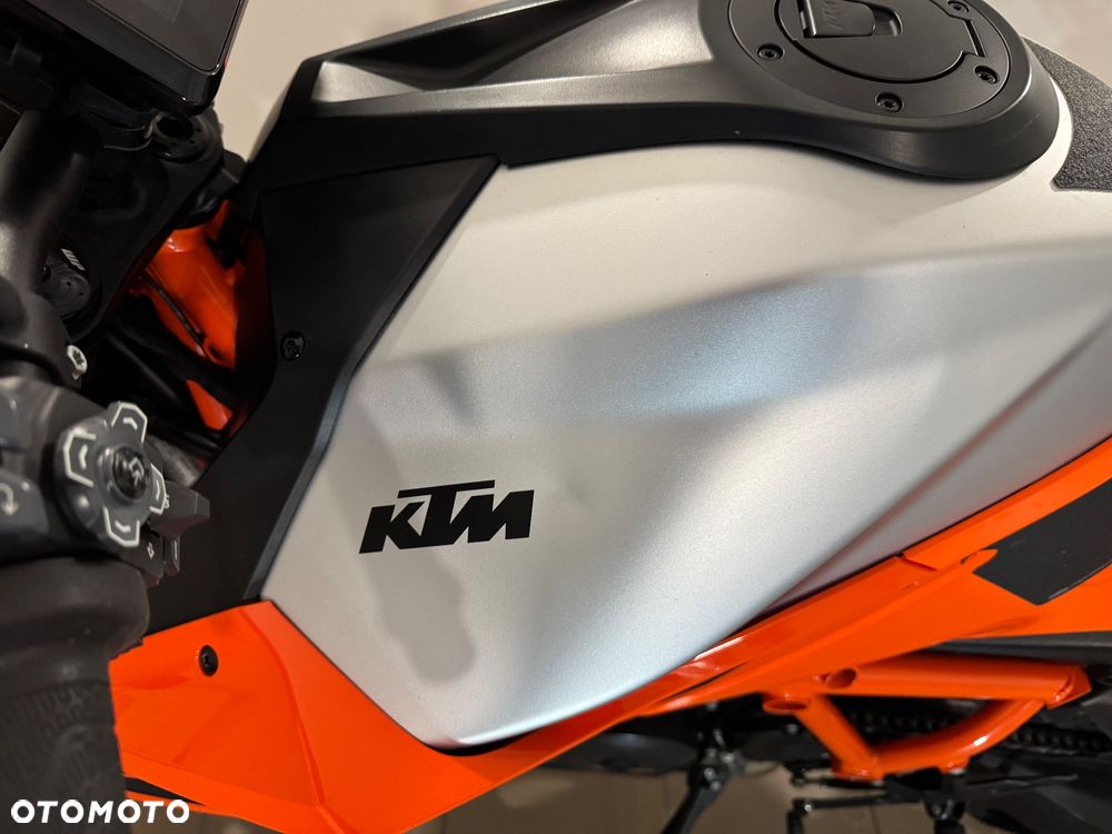 KTM Super Duke - 23