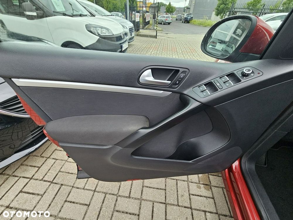 Volkswagen Tiguan 2.0 TDI DPF 4Motion BlueMotion Technology DSG Sport & Style - 28