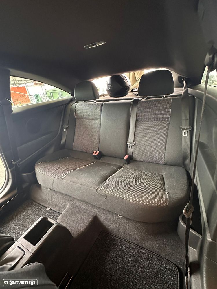 Opel Astra GTC 1.6 - 33