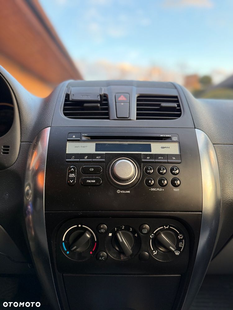 Suzuki SX4 Classic 1.6 VVT Automatik 4x2 Comfort - 14