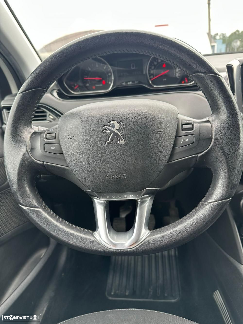 Peugeot 208 1.4 HDi SE Style - 6