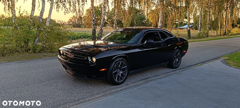 Dodge Challenger - 17
