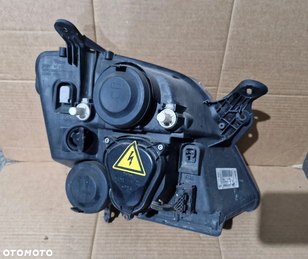 Lampa przednia prawa lewa XENON Opel Meriva A EUROPA - 12
