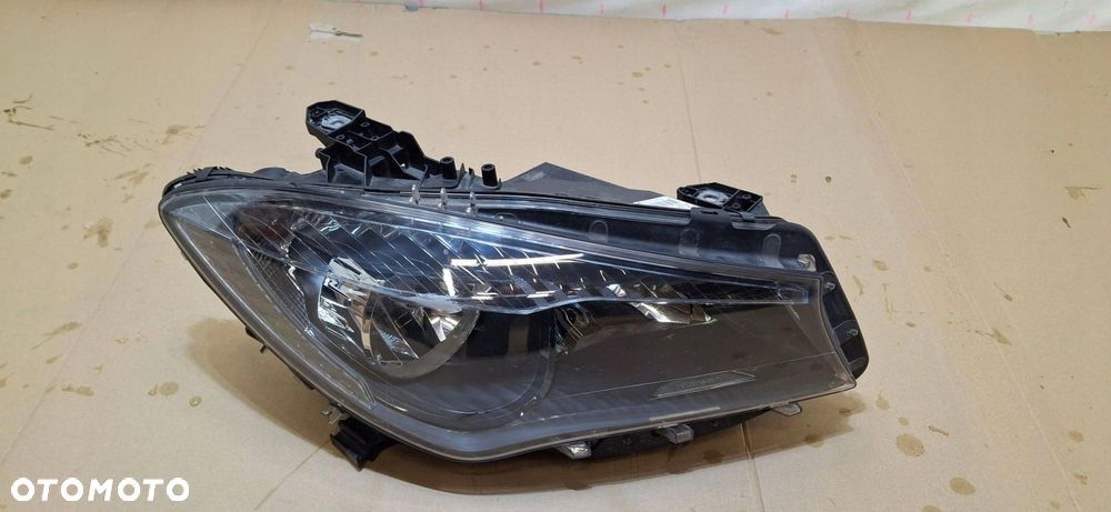 lampa prawa przód przednia mercedes cla w117 zwykła a1178200461