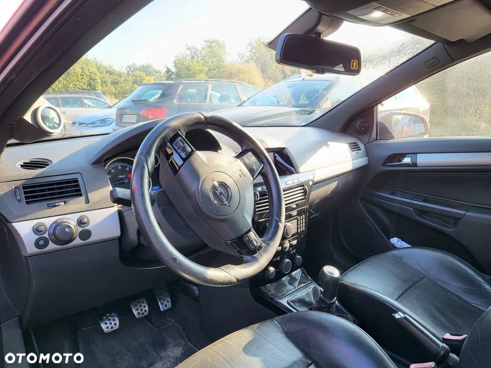 Opel Astra III GTC 2.0 T Sport - 9