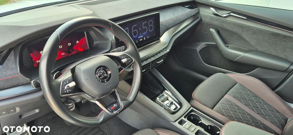 Skoda Octavia 1.4 TSI DSG RS First Edition - 21