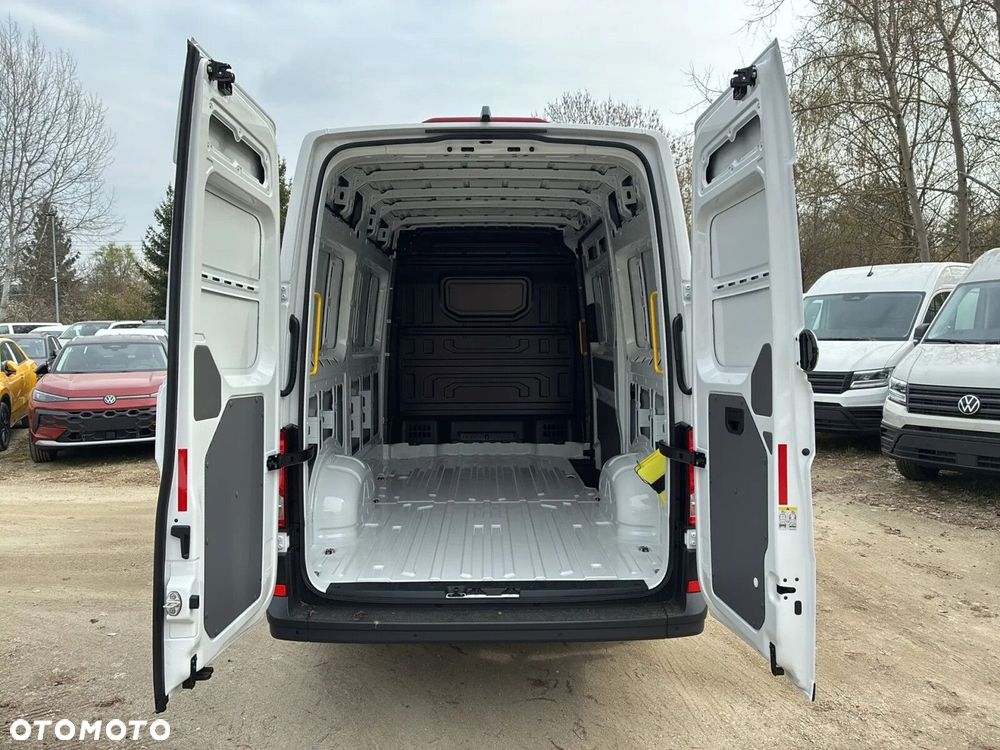Volkswagen Crafter 35 Furgon L3/H2, 2.0 TDI 140 KM, Wysoki dach, r.o. 3640mm - 11