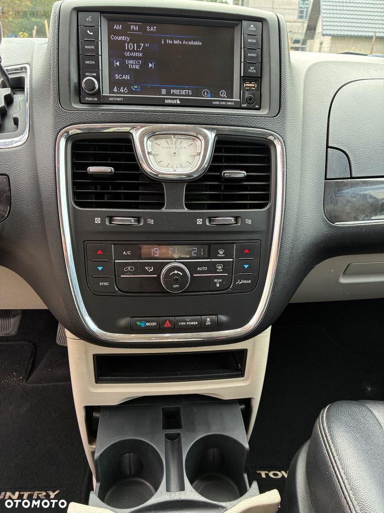 Chrysler Town & Country 3.6 Touring - 8