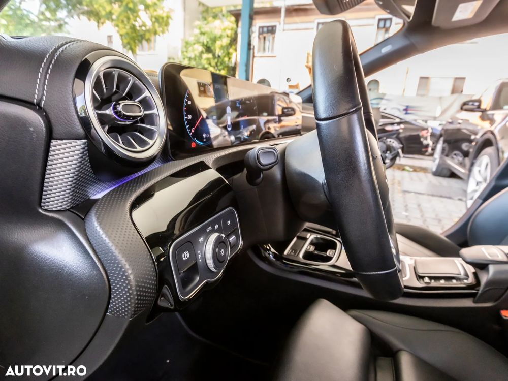 Mercedes-Benz CLA 180 Progressive - 25
