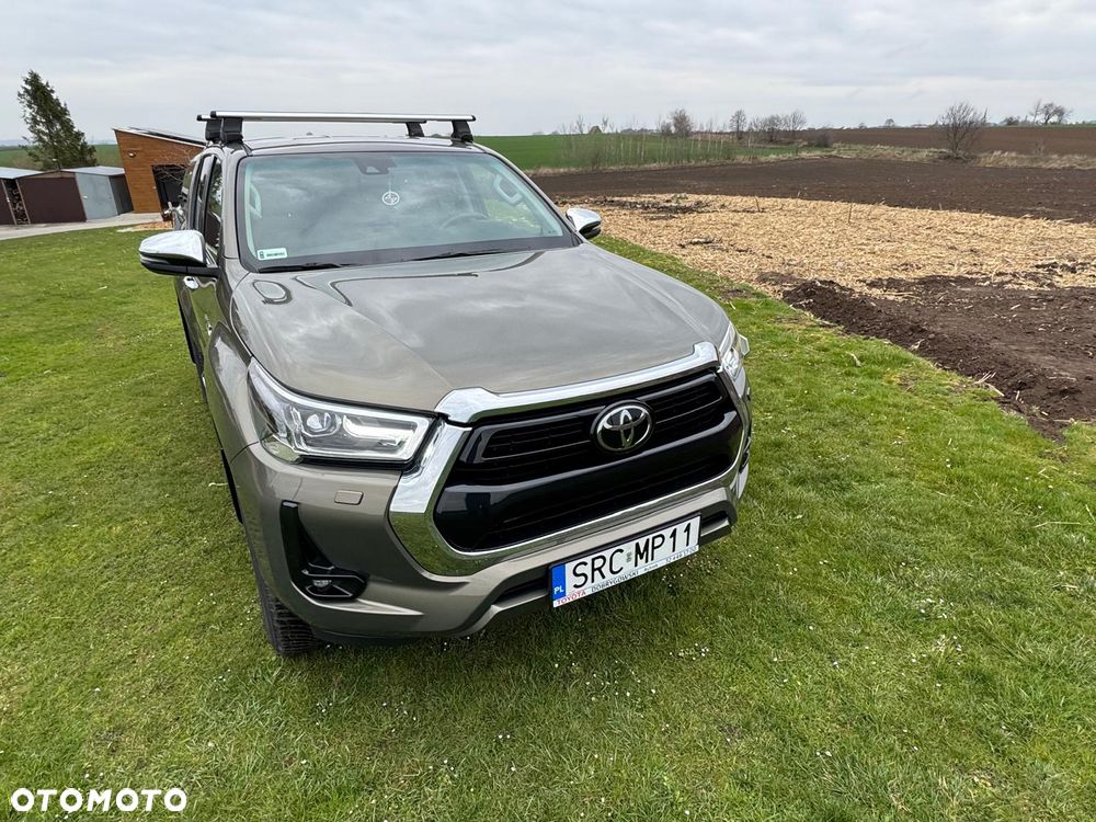 Toyota Hilux 2.8 D-4D Double Cab SR5 4x4 - 5