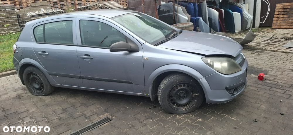 Opel Astra H Hb na części benzyna - 2