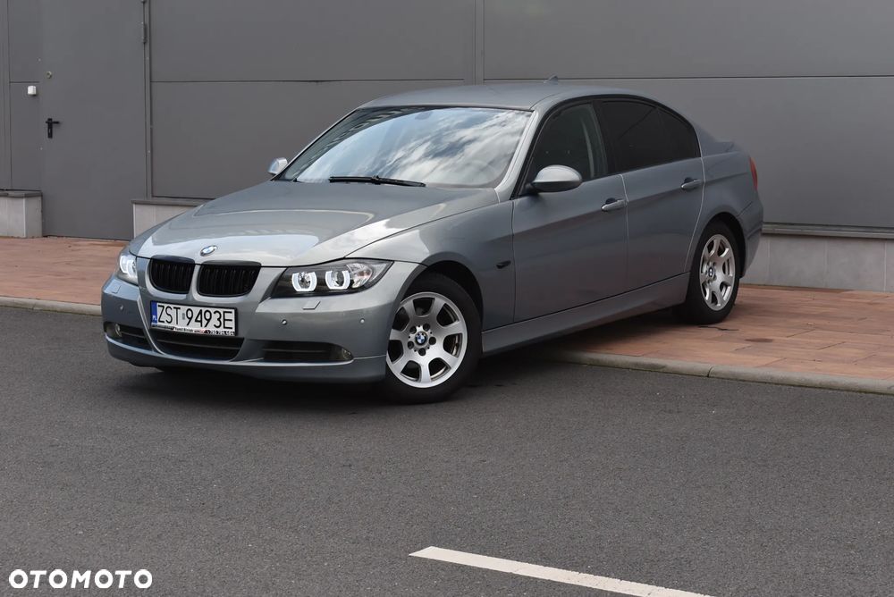 BMW Seria 3 320i - 28