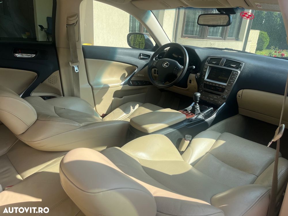 Lexus Seria IS 220d Luxury Line - 11
