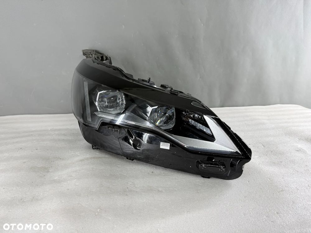 Reflektor Przód strona prawa Peugeot 3008 II 5008 II LIFT FULL LED
