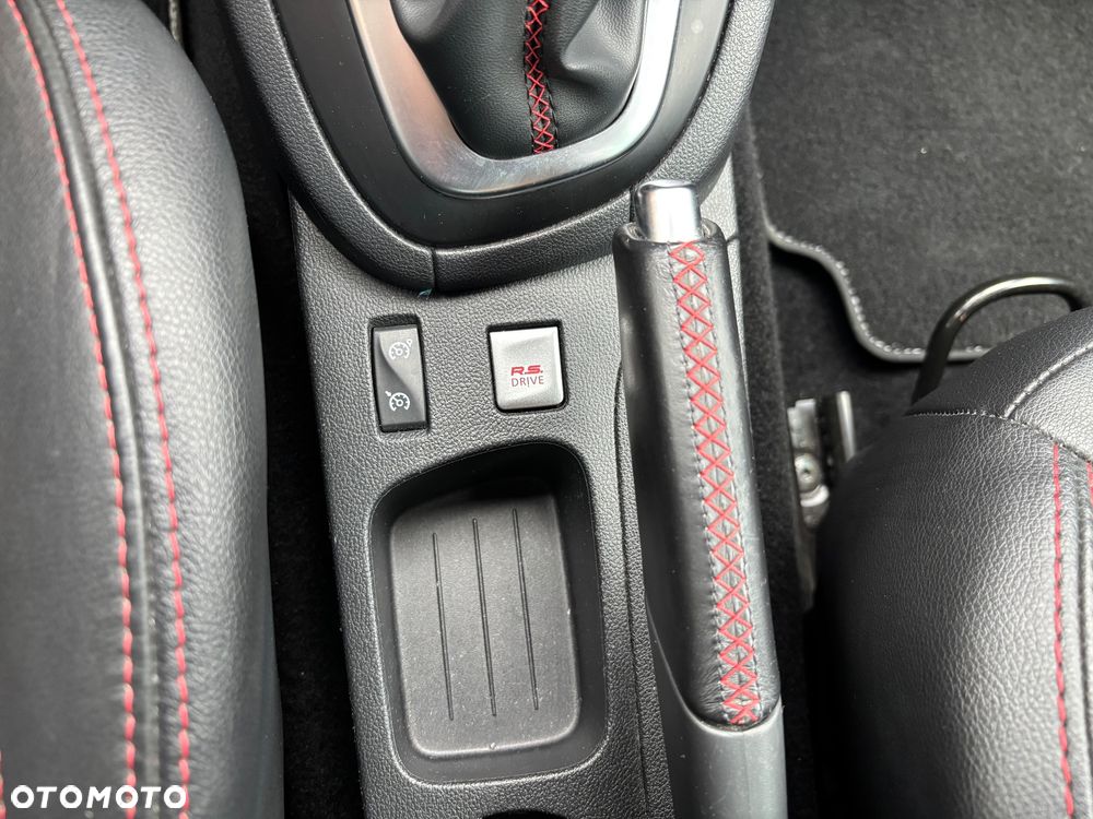Renault Clio 1.6 R.S 220 EDC - 11