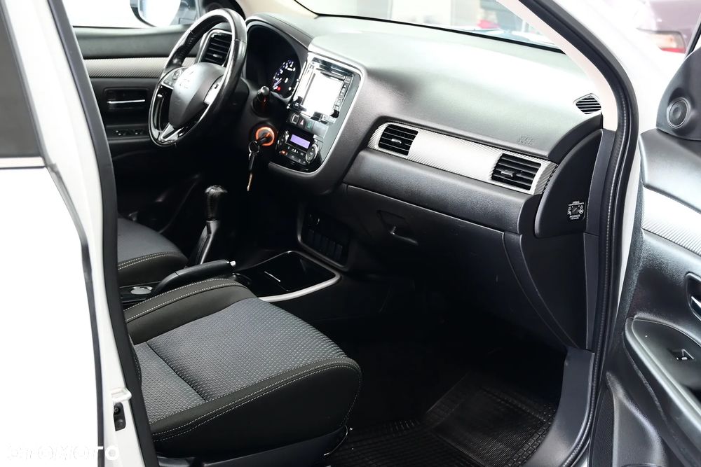Mitsubishi Outlander 2.0 2WD Diamant - 10