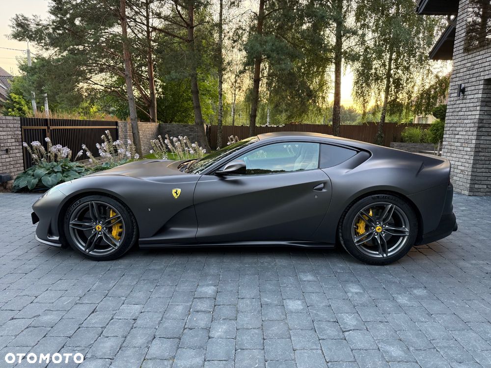 Ferrari 812 Superfast - 4