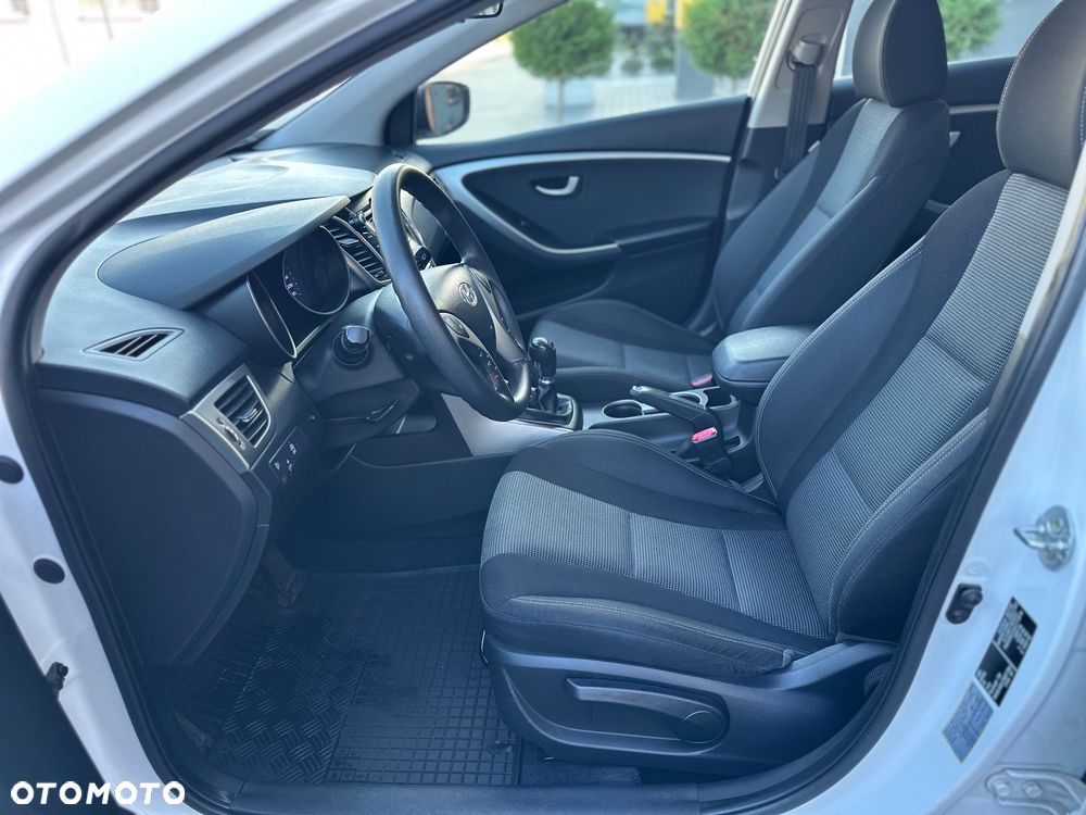 Hyundai i30 1.6 GDI Classic + - 19