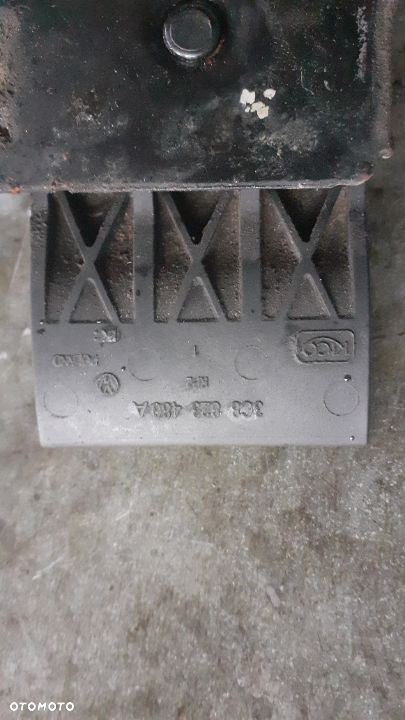 Zamek klapy 3C8 823 480 A - 2