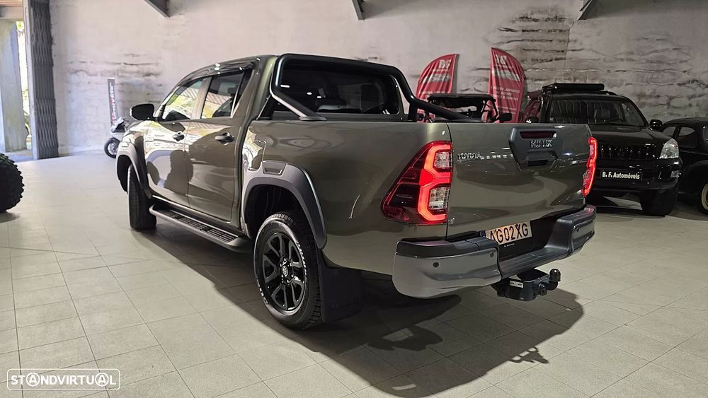 Toyota Hilux 2.8 D-4D 4WD GR Sport II - 5