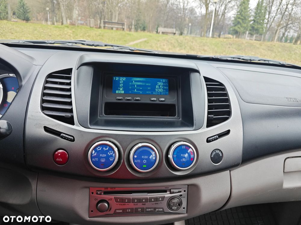 Mitsubishi L200 2.5 DID Intense - 13