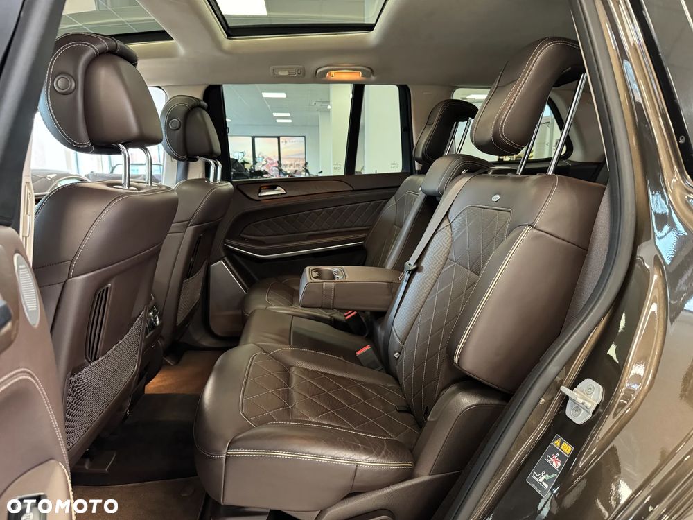 Mercedes-Benz GLS - 25