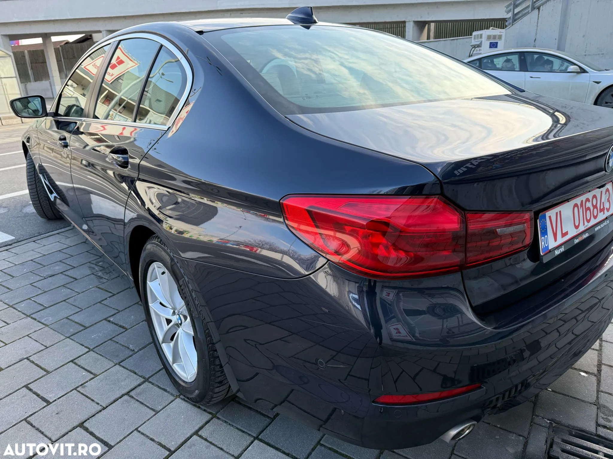 BMW Seria 5 520d Efficient Dynamics Edition Aut. - 14