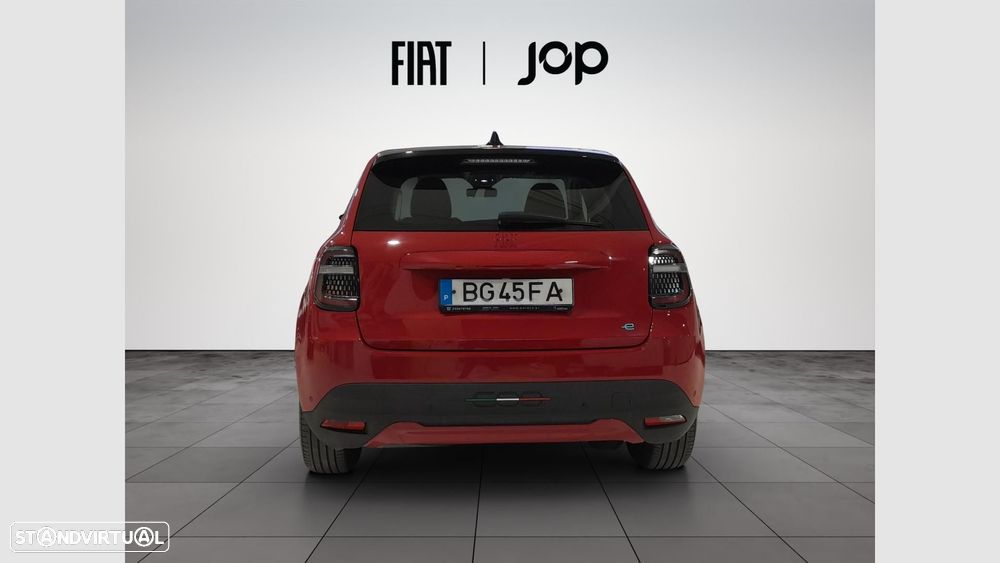 Fiat 600e 54 kWh (RED) - 8