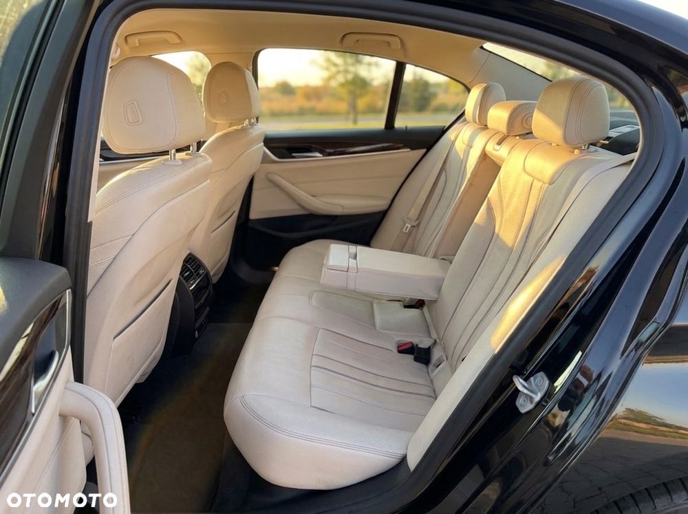 BMW Seria 5 520d xDrive Luxury Line - 10
