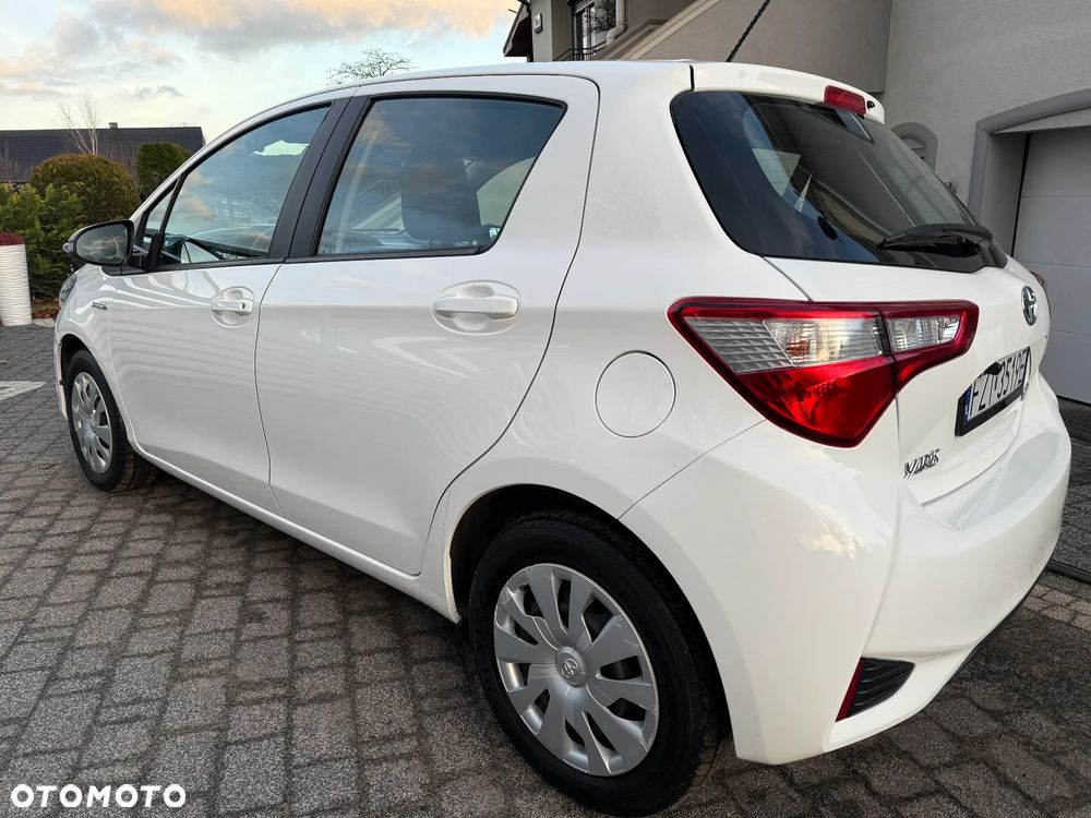 Toyota Yaris Hybrid 100 Active - 5