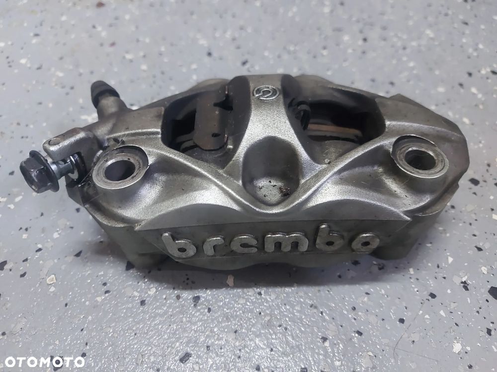 Suzuki GSXR 600 750 L1 L2 L3 L4 L5 brembo zacisk hamulcowy klocki - 1