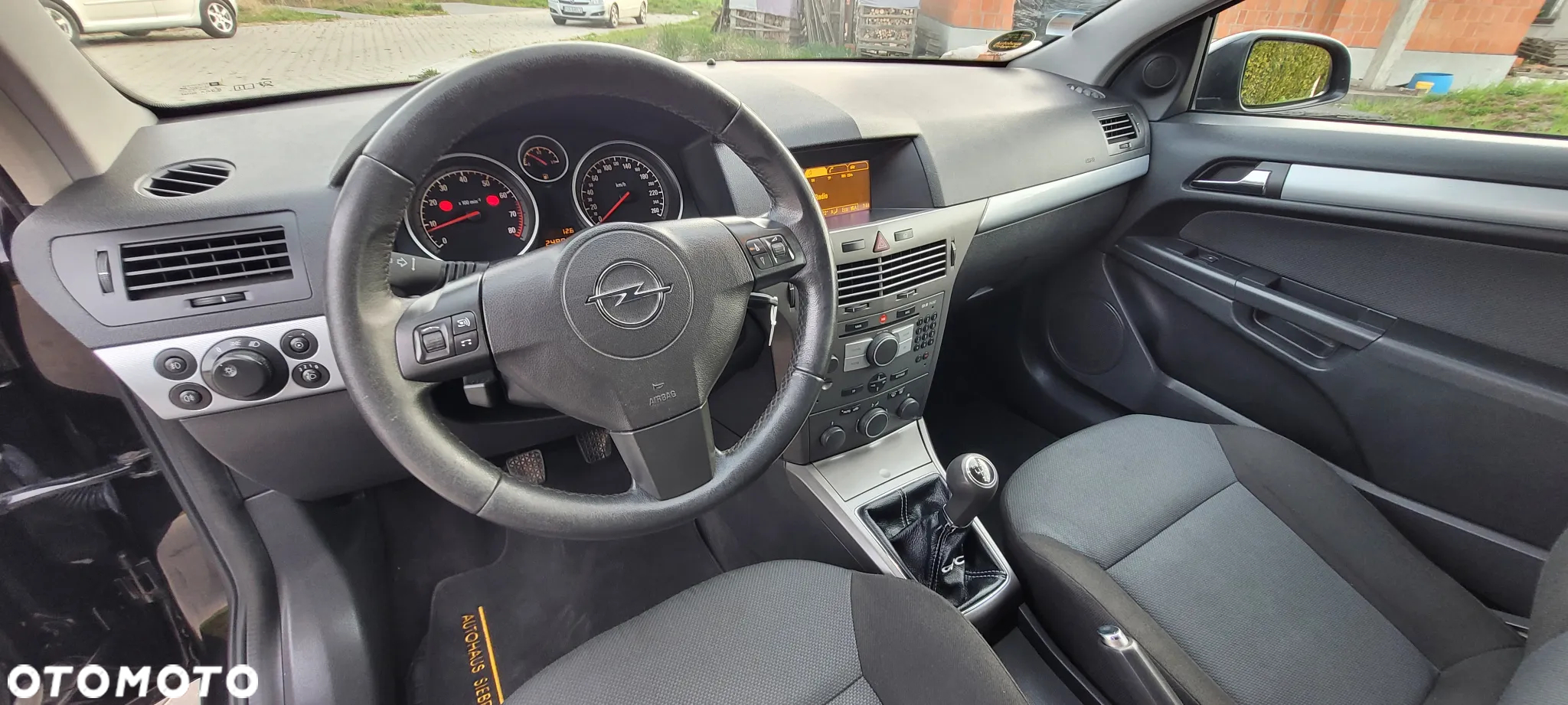 Opel Astra GTC 1.6 - 5