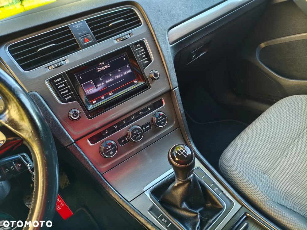 Volkswagen Golf 1.6 TDI BlueMotion Technology Cup - 35