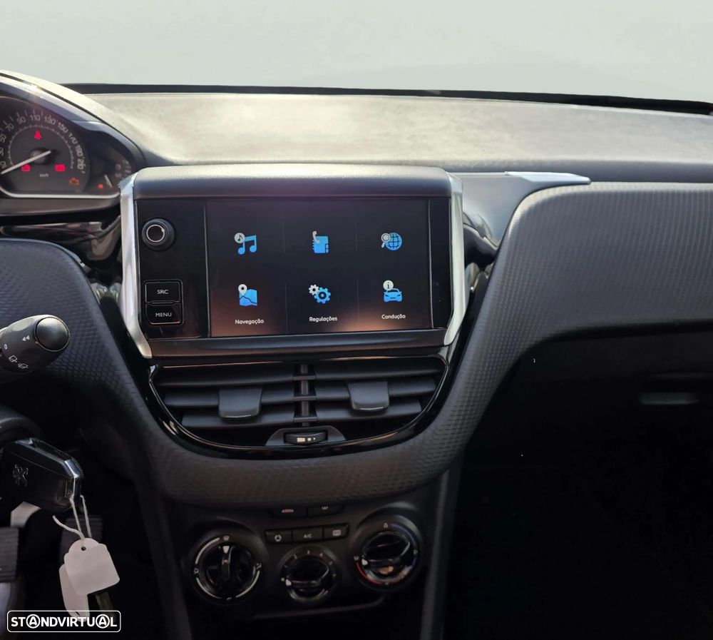 Peugeot 2008 1.2 PureTech Allure - 16