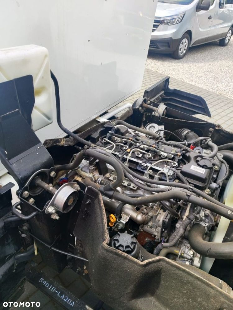 Nissan Atleon - 31