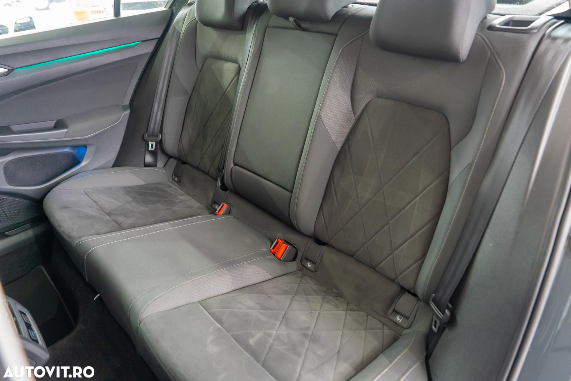 Volkswagen Golf 1.5 eTSI DSG MHEV Advanced - 20