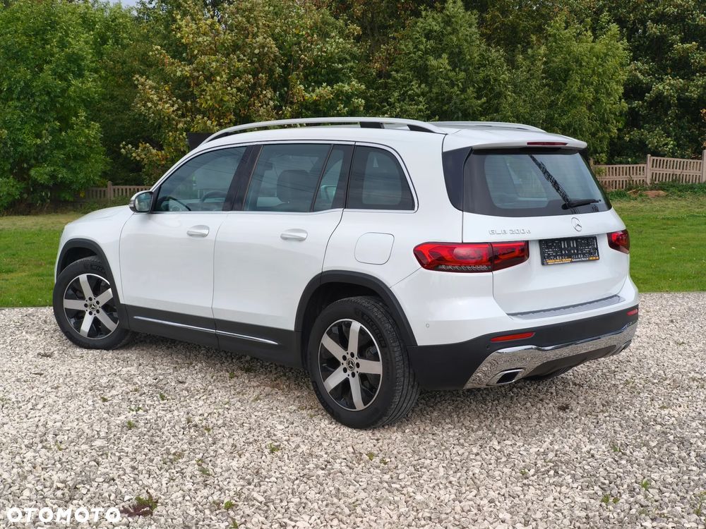 Mercedes-Benz GLB - 24
