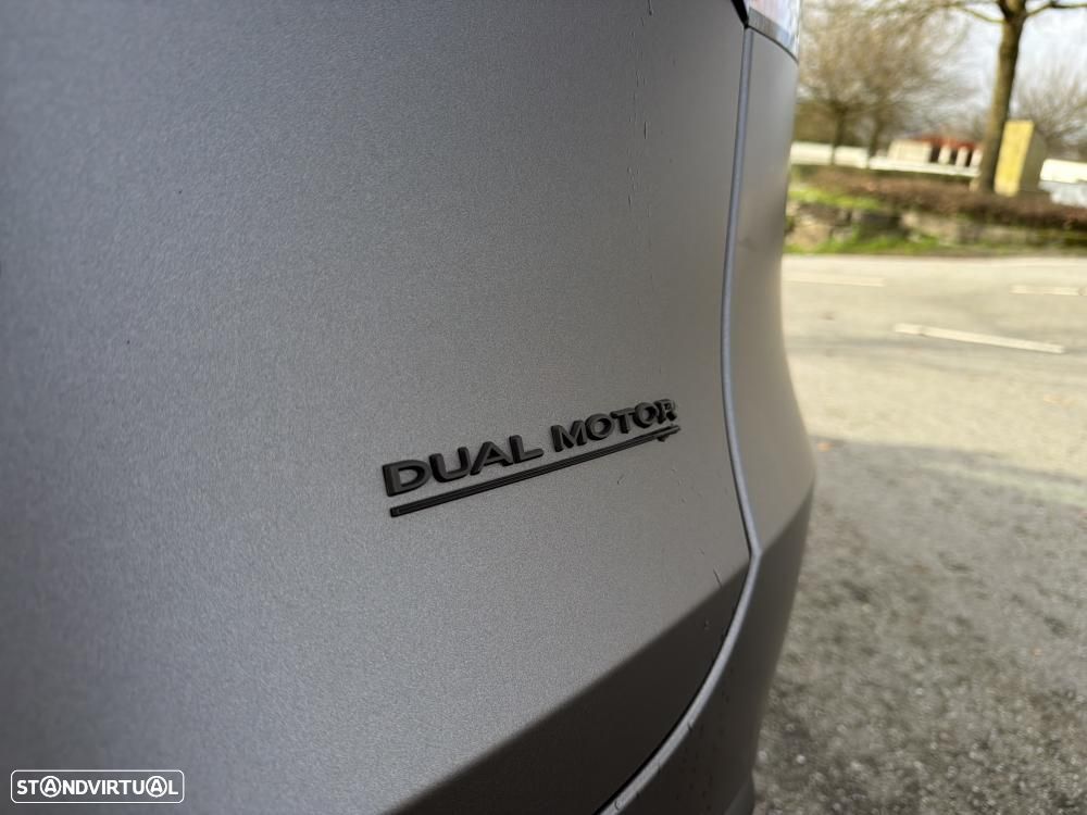 Tesla Model Y Long Range Dual Motor AWD - 16