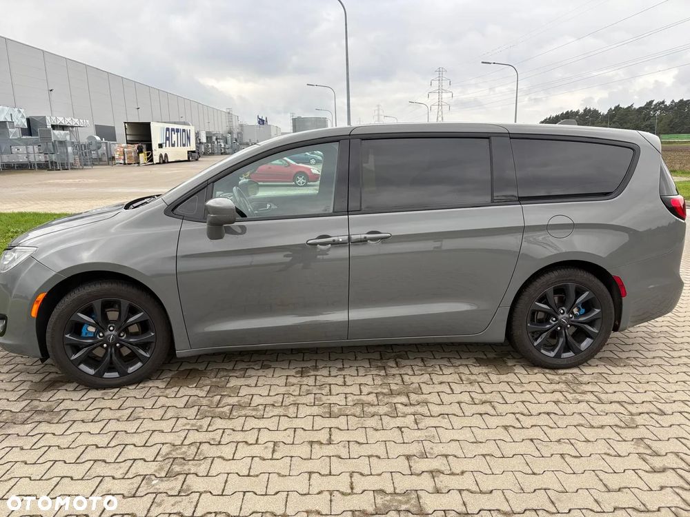 Chrysler Pacifica - 7
