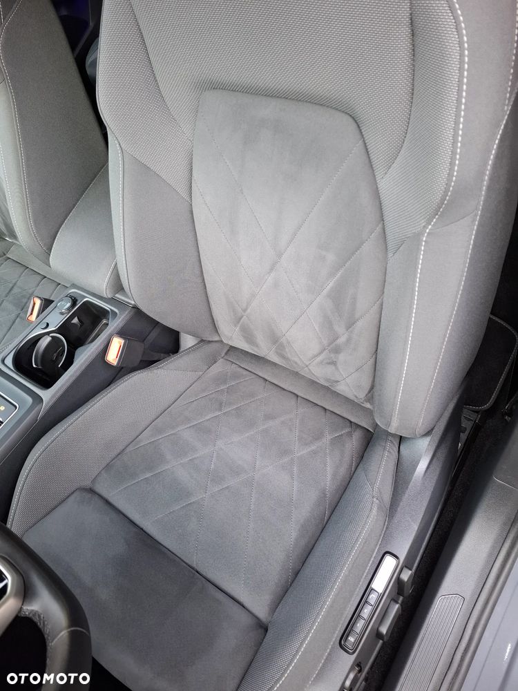 Volkswagen Golf 1.5 TSI EVO Style - 31