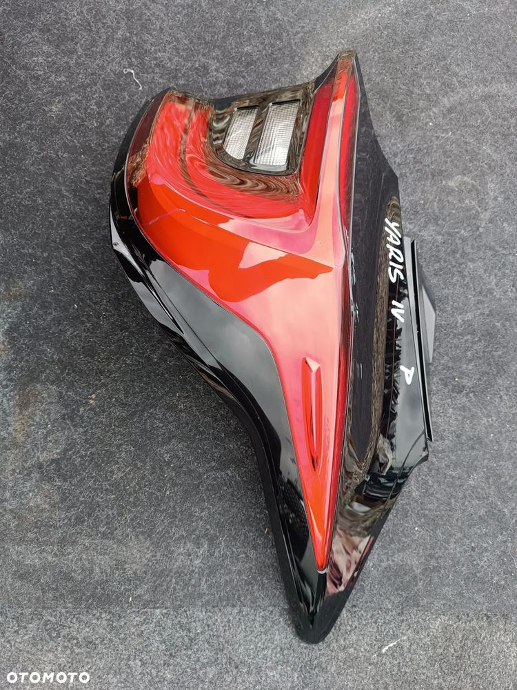 LAMPA TYŁ TYLNA PRAWA LED TOYOTA YARIS IV - 2