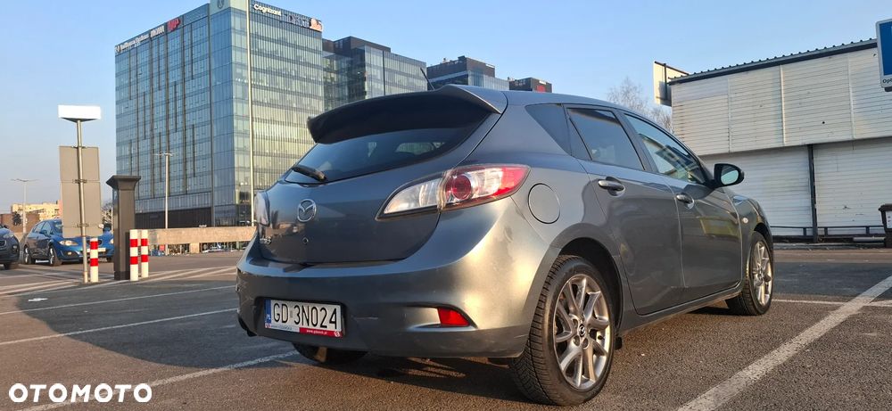 Mazda 3 1.6 Navi + - 3