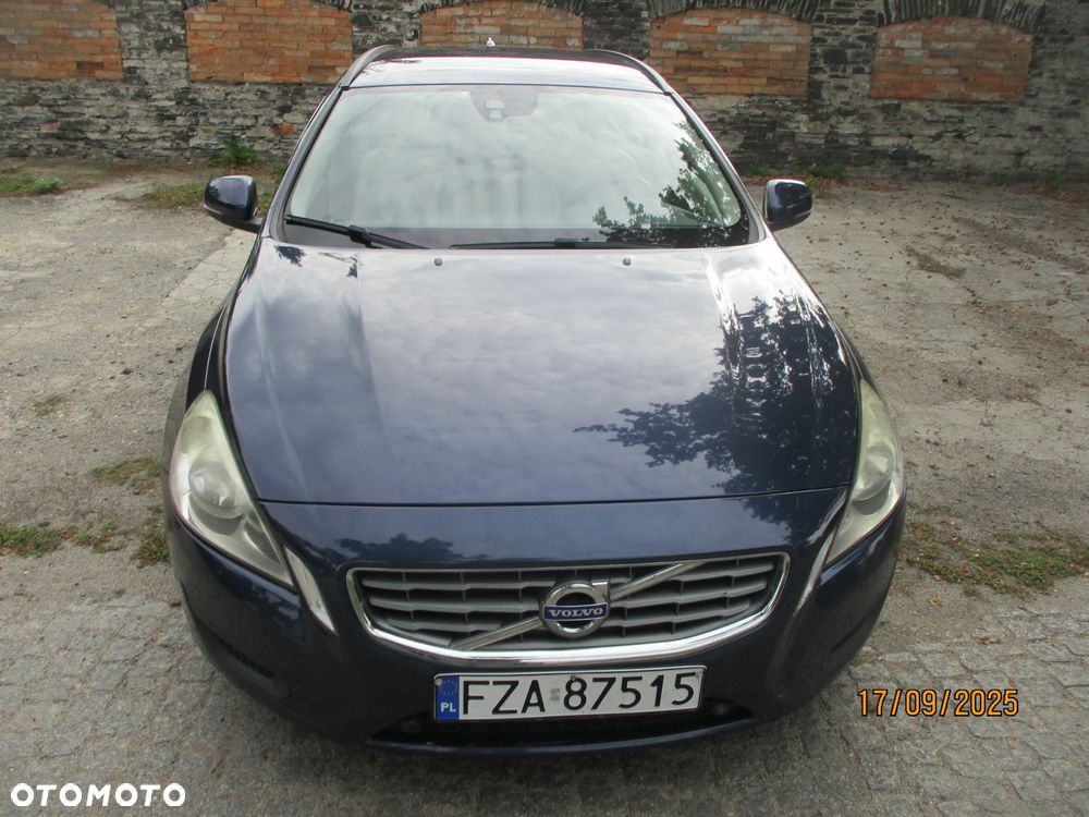 Volvo V60 D3 Summum - 1