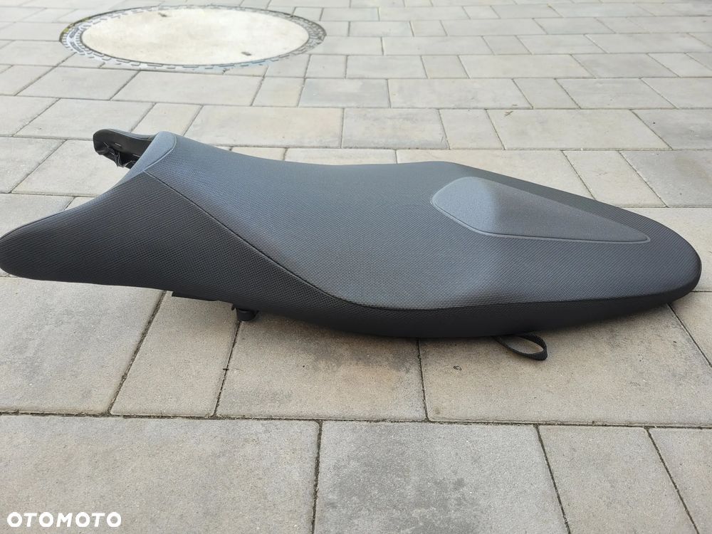 Kanapa, fotel, siedzenie Suzuki Gladius 650 - 3